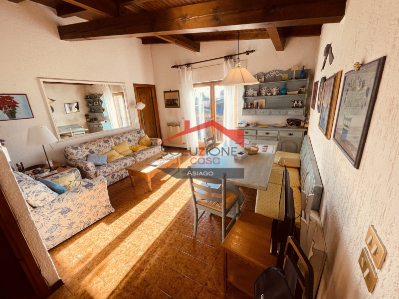 Appartamento su palazzina di 4 unità abitative con ampio giardino condominiale, zona tranquilliss...