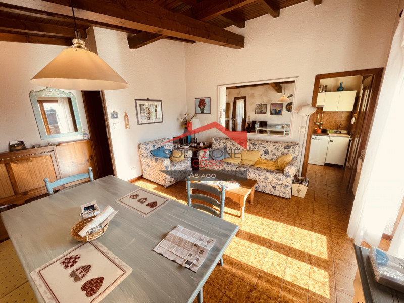 Appartamento su palazzina di 4 unità abitative con ampio giardino condominiale, zona tranquilliss...