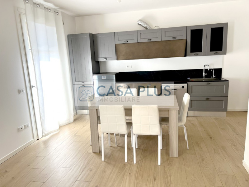 Proponiamo splendida soluzione di villetta a schiera centrale di nuova costruzione in tranquilla ...