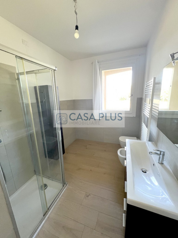 Proponiamo splendida soluzione di villetta a schiera centrale di nuova costruzione in tranquilla ...