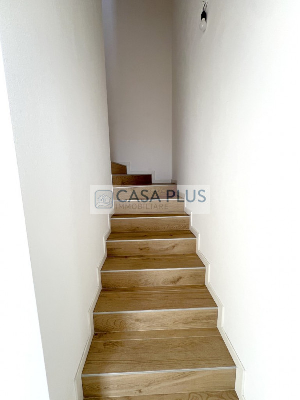 Proponiamo splendida soluzione di villetta a schiera centrale di nuova costruzione in tranquilla ...