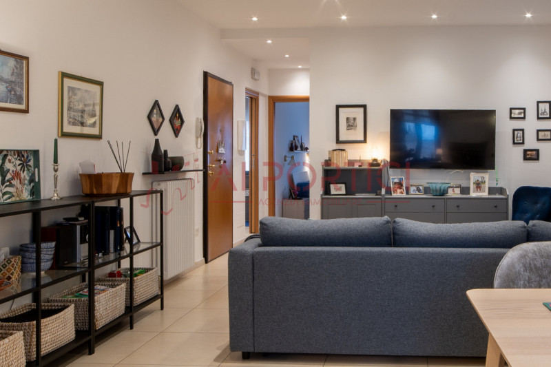 PIOVE DI SACCO Centro Storico - APPARTAMENTO ristrutturato in stile moderno situato al secondo pi...