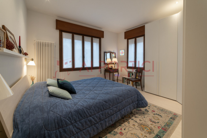 PIOVE DI SACCO Centro Storico - APPARTAMENTO ristrutturato in stile moderno situato al secondo pi...