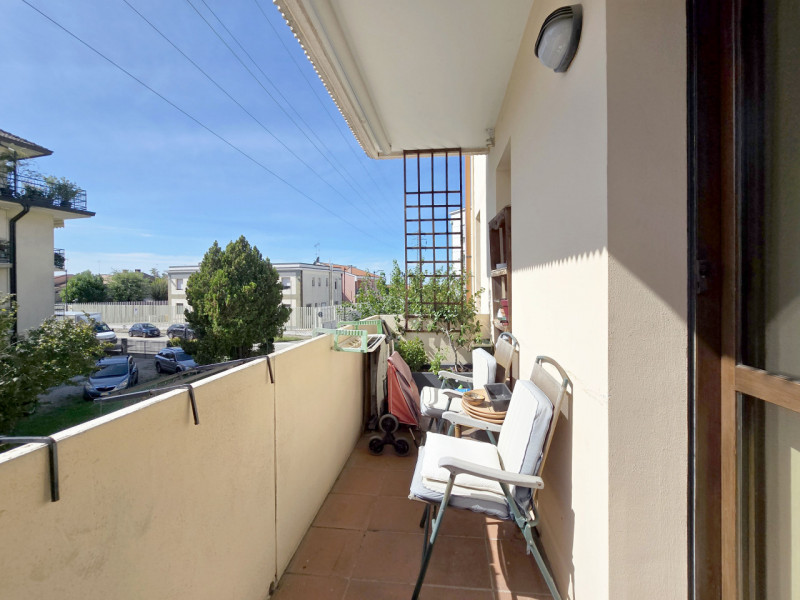 VILLORBA, frazione Carità in Piazza Aldo Moro, zona servitissima, vendesi appartamento di 101mq. ...