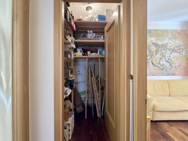 VILLORBA, frazione Carità in Piazza Aldo Moro, zona servitissima, vendesi appartamento di 101mq. ...