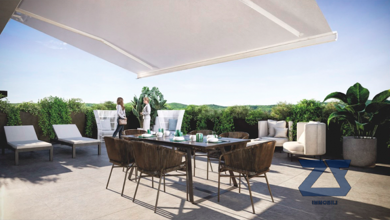 Proponiamo in vendita questo luminoso e spazioso attico distribuito su mq.100 in zona residenzial...