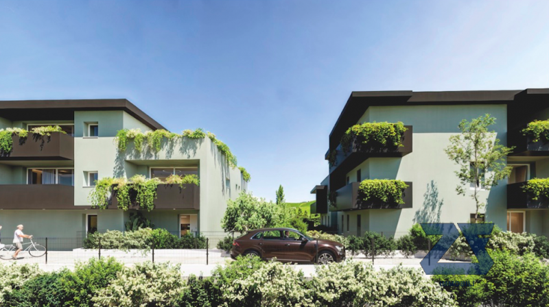 Proponiamo in vendita questo luminoso e spazioso attico distribuito su mq.100 in zona residenzial...