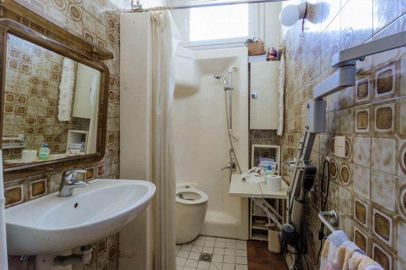 Nel centro di Agna, proponiamo in vendita una casa singola che conserva tutto il fascino della su...