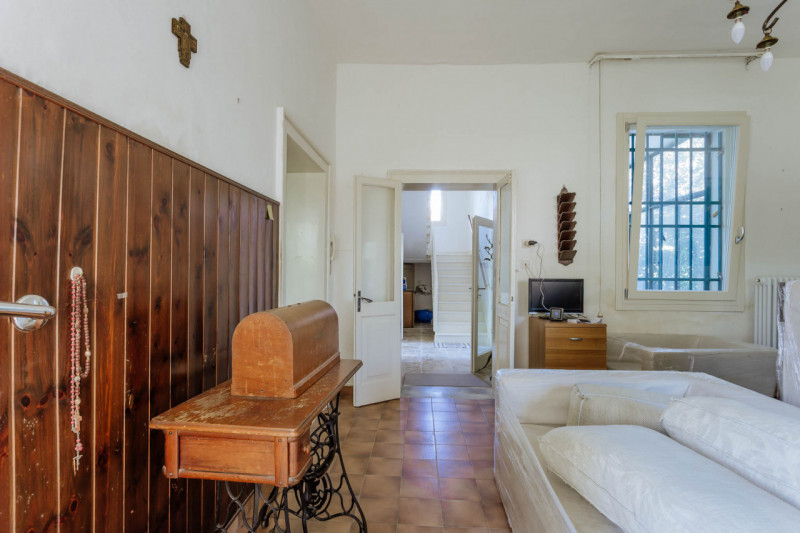 Nel centro di Agna, proponiamo in vendita una casa singola che conserva tutto il fascino della su...