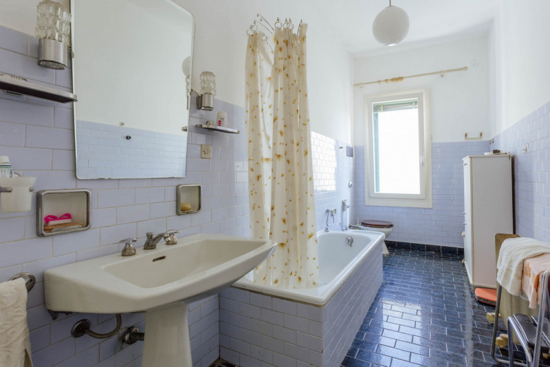 Nel centro di Agna, proponiamo in vendita una casa singola che conserva tutto il fascino della su...