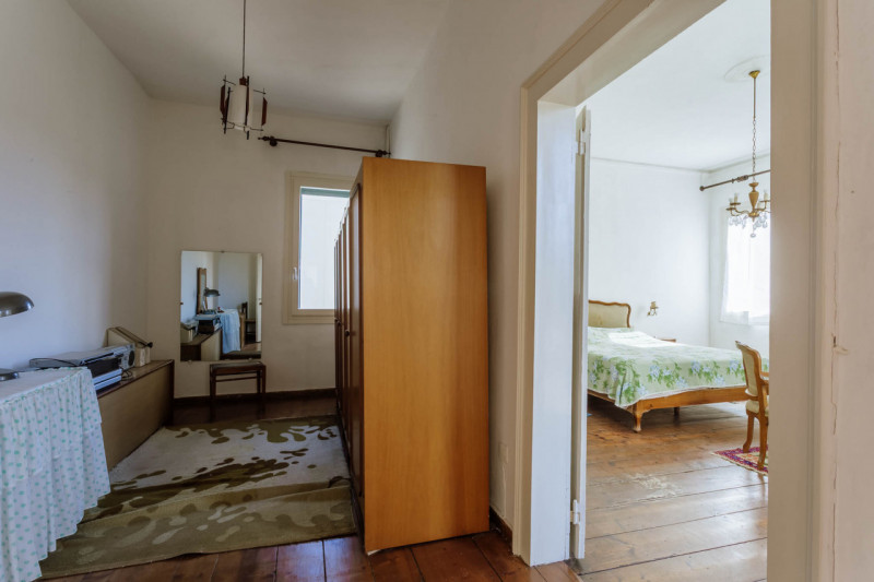 Nel centro di Agna, proponiamo in vendita una casa singola che conserva tutto il fascino della su...