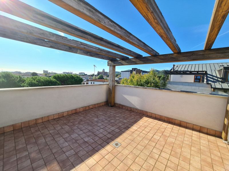 Scoprite questa straordinaria opportunità immobiliare: attico situato nel cuore di Montegrotto Te...