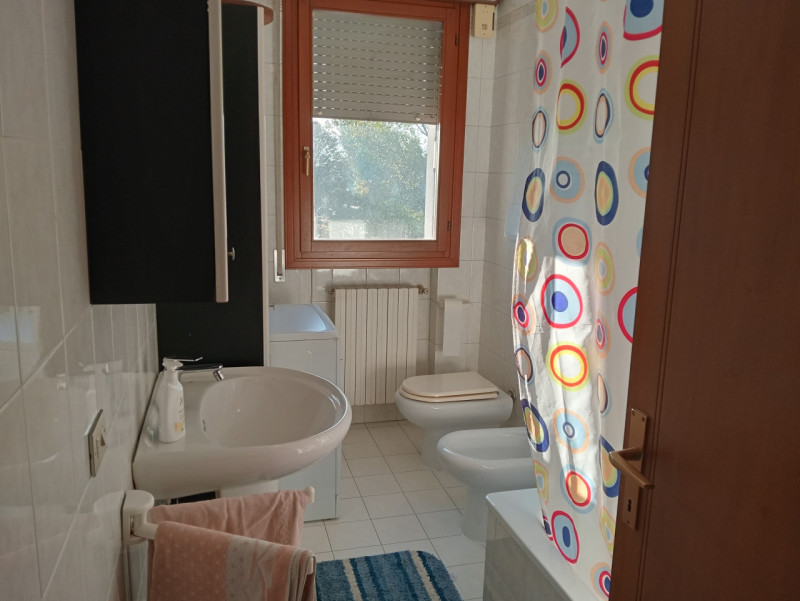 Saonara - In posizione centrale al paese, comoda ad ogni tipo di servizio,  in ottimo contesto ab...