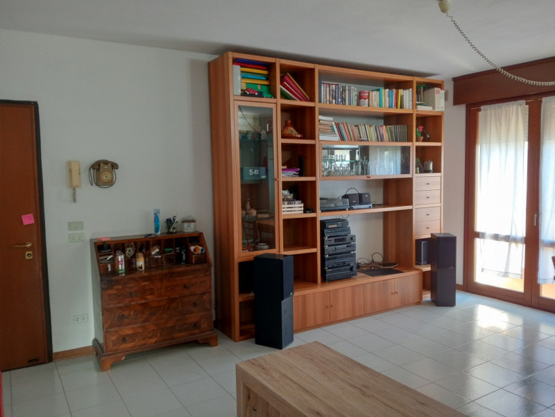 Saonara - In posizione centrale al paese, comoda ad ogni tipo di servizio,  in ottimo contesto ab...