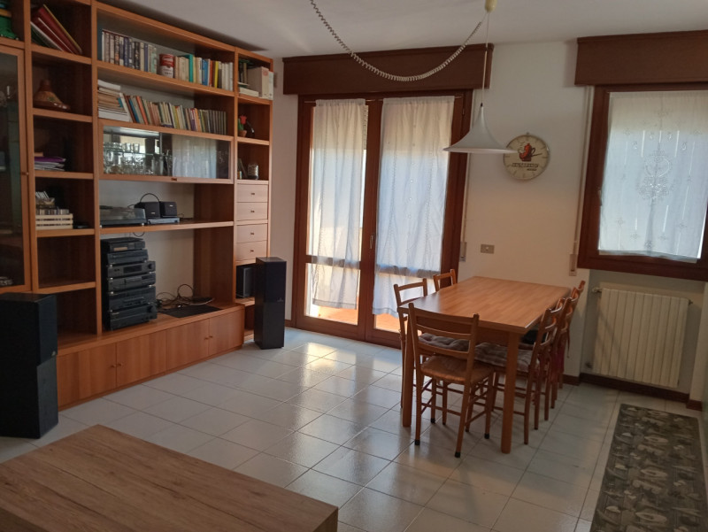 Saonara - In posizione centrale al paese, comoda ad ogni tipo di servizio,  in ottimo contesto ab...