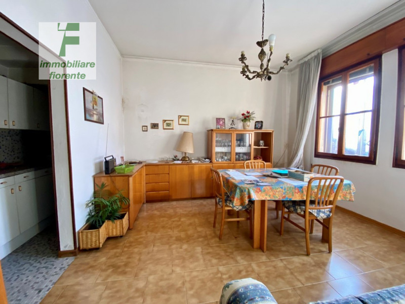 LIBERA SUBITO...COMODA AI SERVIZI E AL CENTRO CITTA'...BIFAMILIARE COMPLETA IN ORIZZONTALE...OGNI...