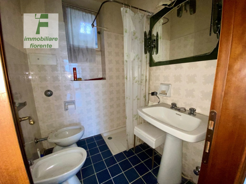 LIBERA SUBITO...COMODA AI SERVIZI E AL CENTRO CITTA'...BIFAMILIARE COMPLETA IN ORIZZONTALE...OGNI...