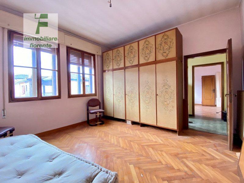 LIBERA SUBITO...COMODA AI SERVIZI E AL CENTRO CITTA'...BIFAMILIARE COMPLETA IN ORIZZONTALE...OGNI...