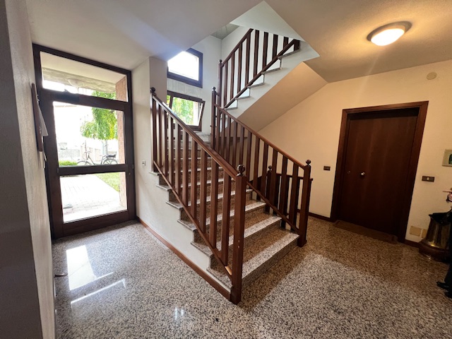 In una delle zone più ricercate di Cadoneghe, precisamente in Mejaniga, proponiamo un appartament...