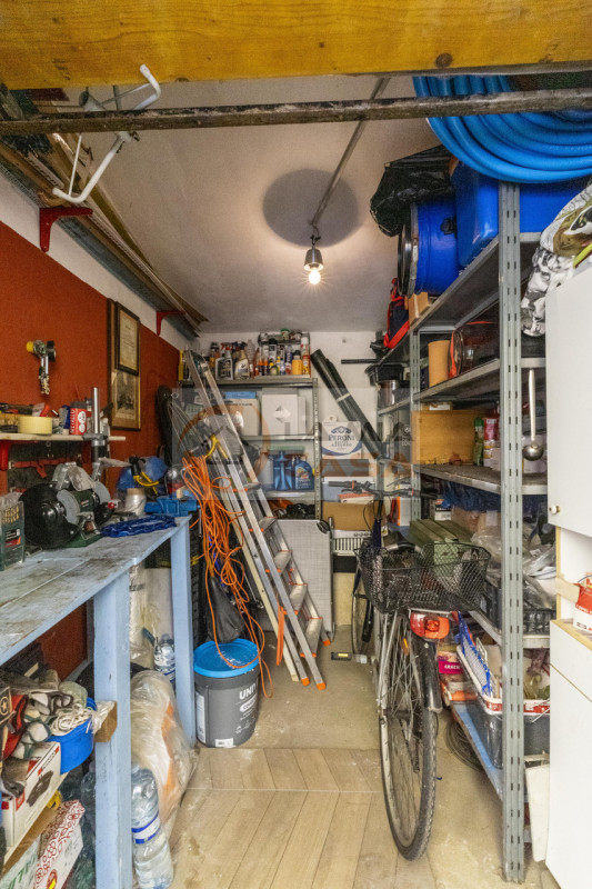 In vendita a Padova, nella vivace e servitissima zona Arcella, proponiamo appartamento trilocale ...