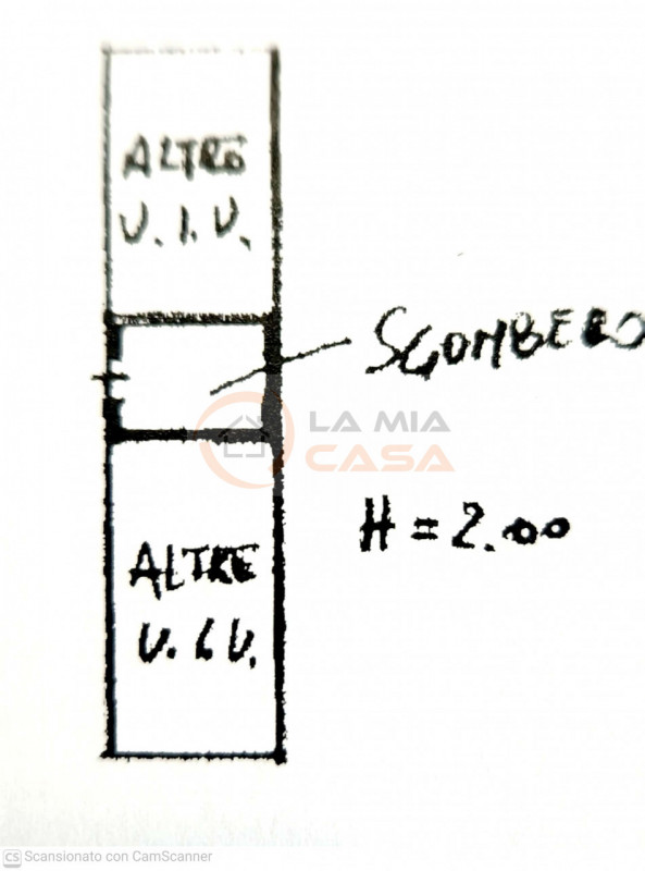 In vendita a Padova, nella vivace e servitissima zona Arcella, proponiamo appartamento trilocale ...