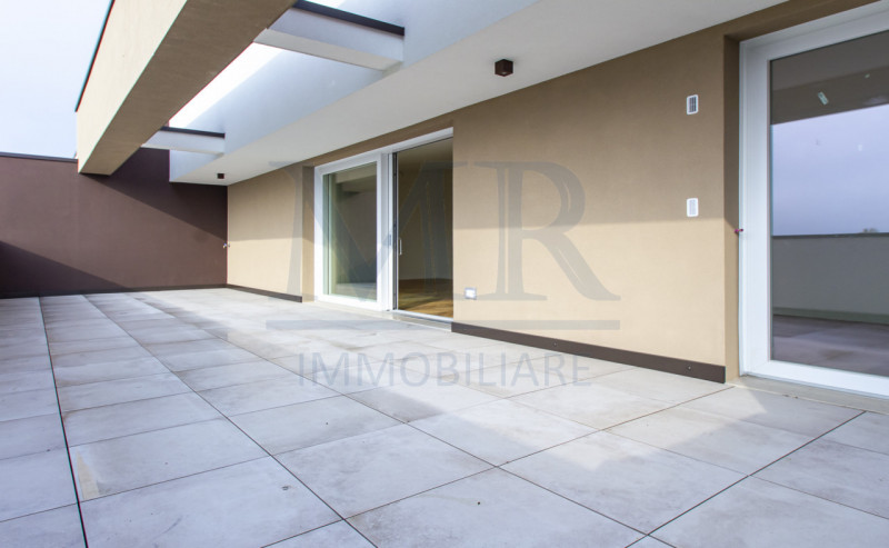 GUIZZA/FERRI  -  RIF MR310AF
SOGGIORNO 50 MQ - 3 CAMERE DA LETTO - CLASSE ENERG "A4"  

In nuova ...