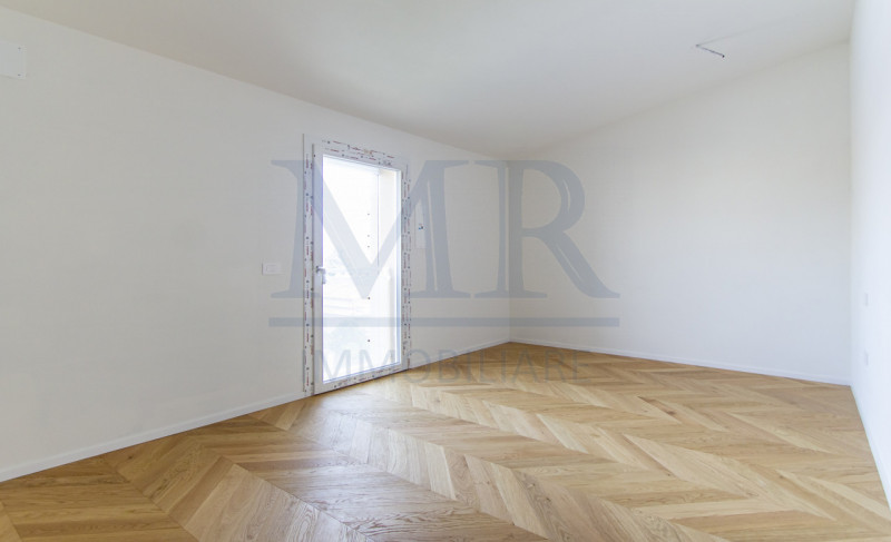 GUIZZA/FERRI  -  RIF MR310AF
SOGGIORNO 50 MQ - 3 CAMERE DA LETTO - CLASSE ENERG "A4"  

In nuova ...