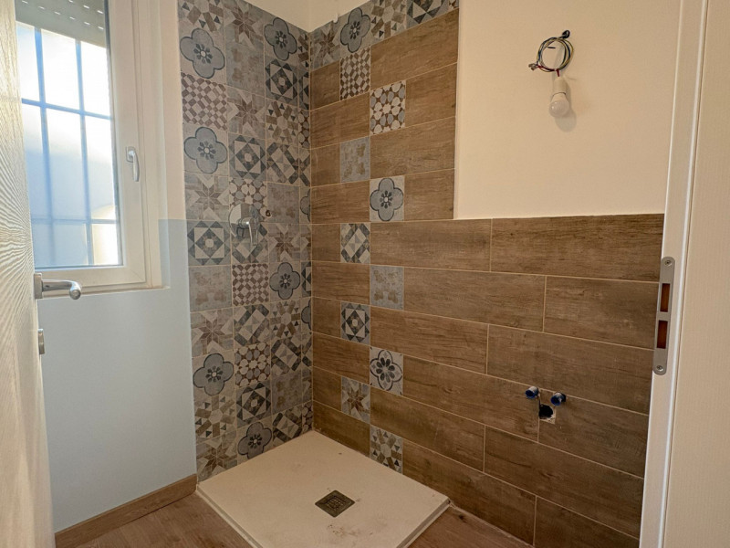 Proponiamo in vendita mini appartamento con ingresso indipendente, situato al piano terra in posi...