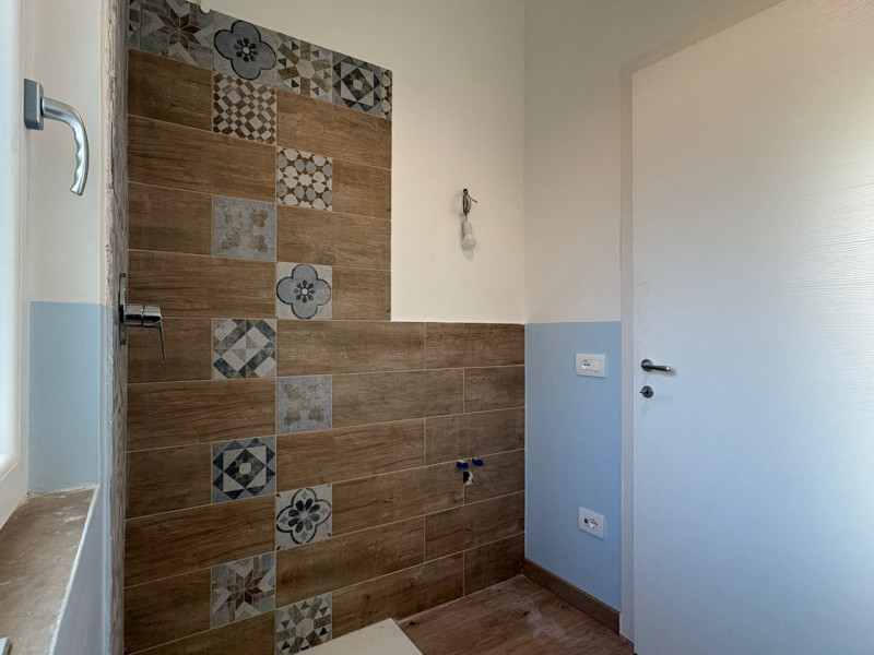 Proponiamo in vendita mini appartamento con ingresso indipendente, situato al piano terra in posi...