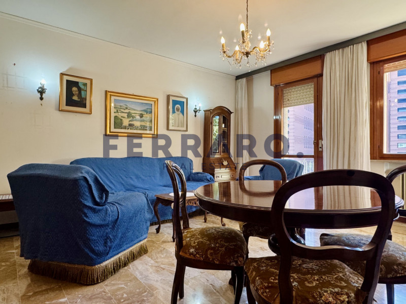 Treviso, zona Fuori Mura. Codice YA5

Appartamento quadrilocale di circa 100 mq situato al second...