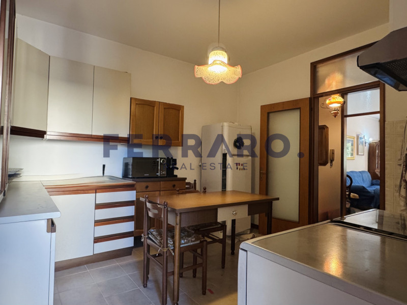 Treviso, zona Fuori Mura. Codice YA5

Appartamento quadrilocale di circa 100 mq situato al second...