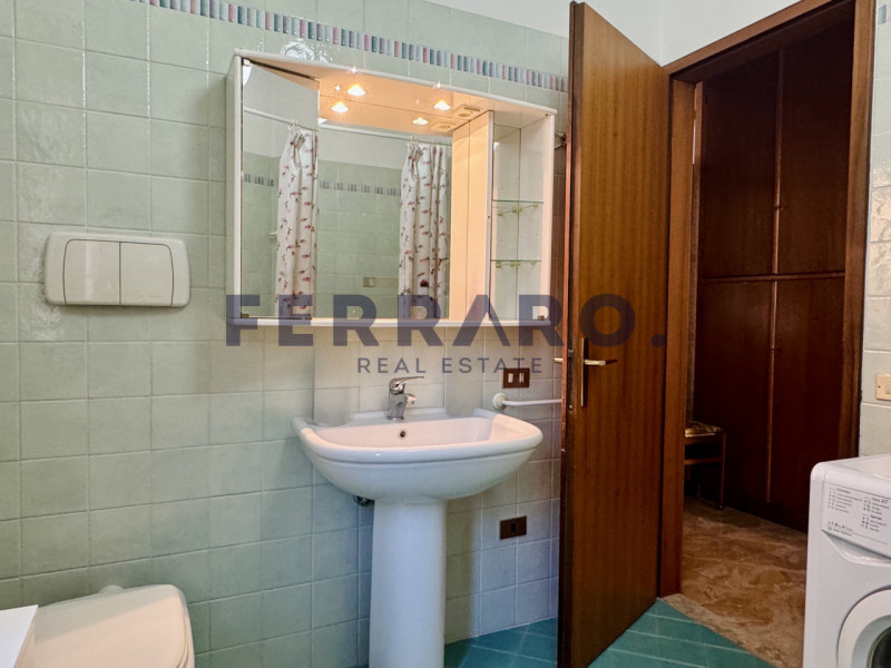 Treviso, zona Fuori Mura. Codice YA5

Appartamento quadrilocale di circa 100 mq situato al second...