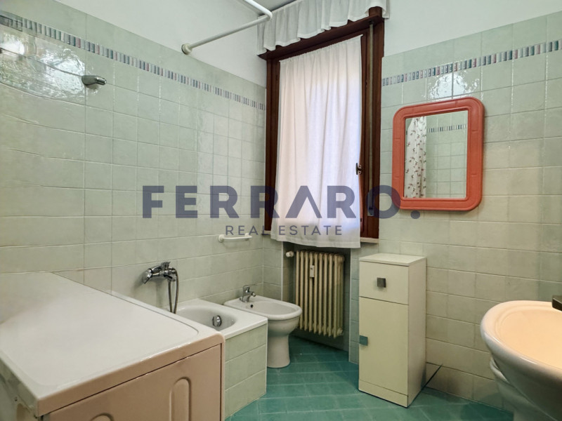 Treviso, zona Fuori Mura. Codice YA5

Appartamento quadrilocale di circa 100 mq situato al second...