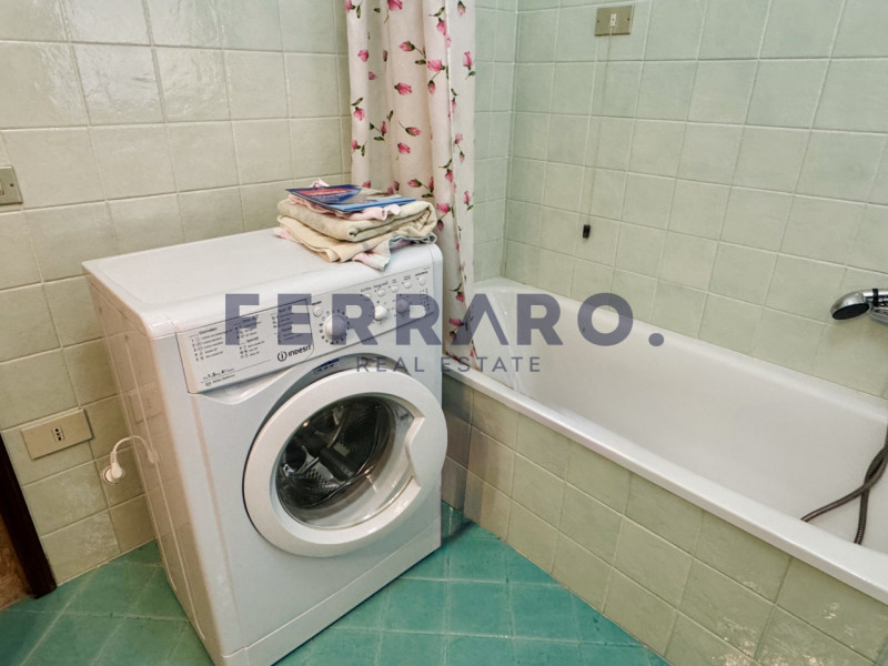 Treviso, zona Fuori Mura. Codice YA5

Appartamento quadrilocale di circa 100 mq situato al second...