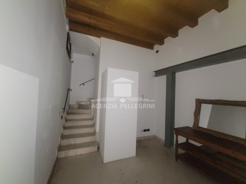 VICENZA CENTRO STORICO In una delle piazze più belle e suggestive della città, a pochi passi dall...