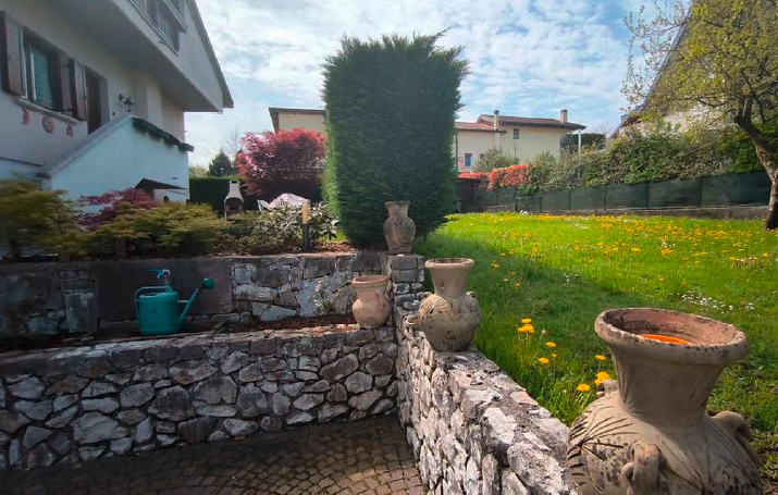 Rif. A.A.95-241

Vendita all'asta - bifamiliare su 3 livelli con giardino in data 02 dicembre 202...