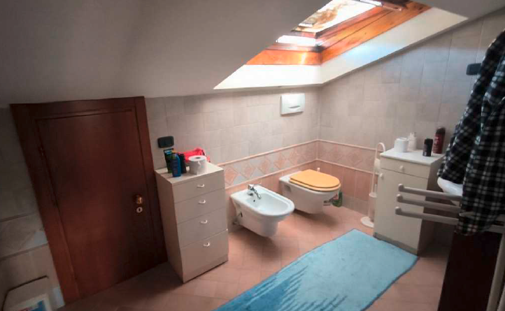 Rif. A.A.95-241

Vendita all'asta - bifamiliare su 3 livelli con giardino in data 02 dicembre 202...