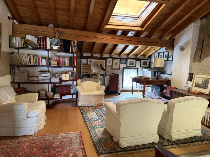 Rif. BC240 (Per info: Daniel +39 3939878704)


In una posizione suggestiva, a pochi passi da Port...