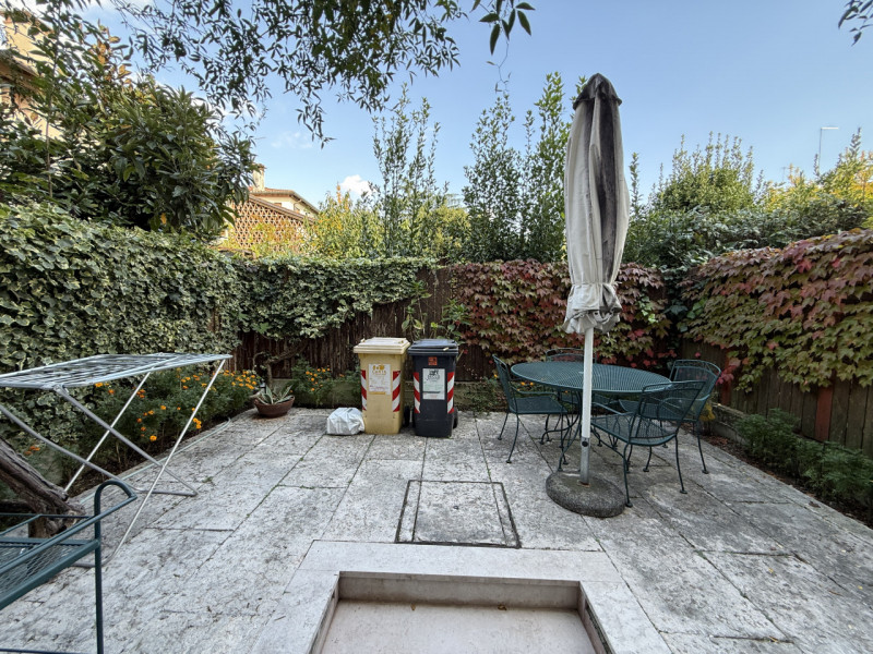 Rif. BC240 (Per info: Daniel +39 3939878704)


In una posizione suggestiva, a pochi passi da Port...