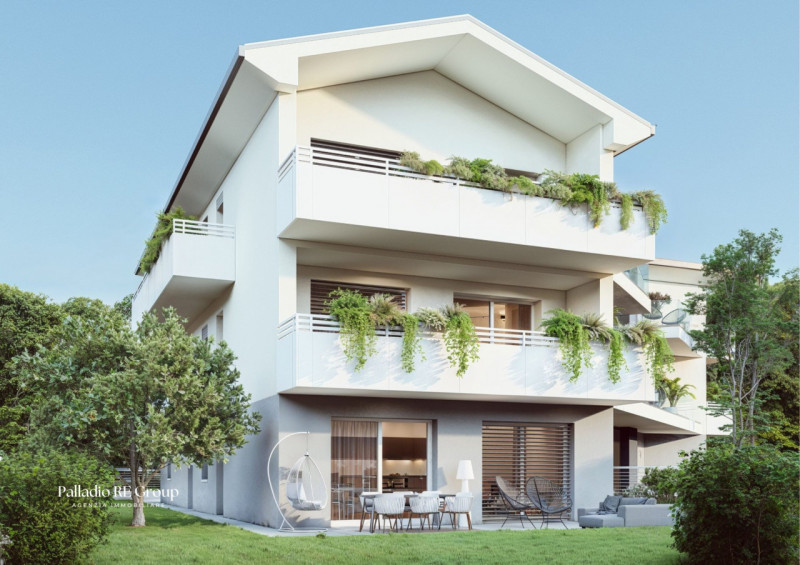 A soli pochi minuti da Vicenza, in una zona residenziale esclusiva, immersa nel verde e comodamen...