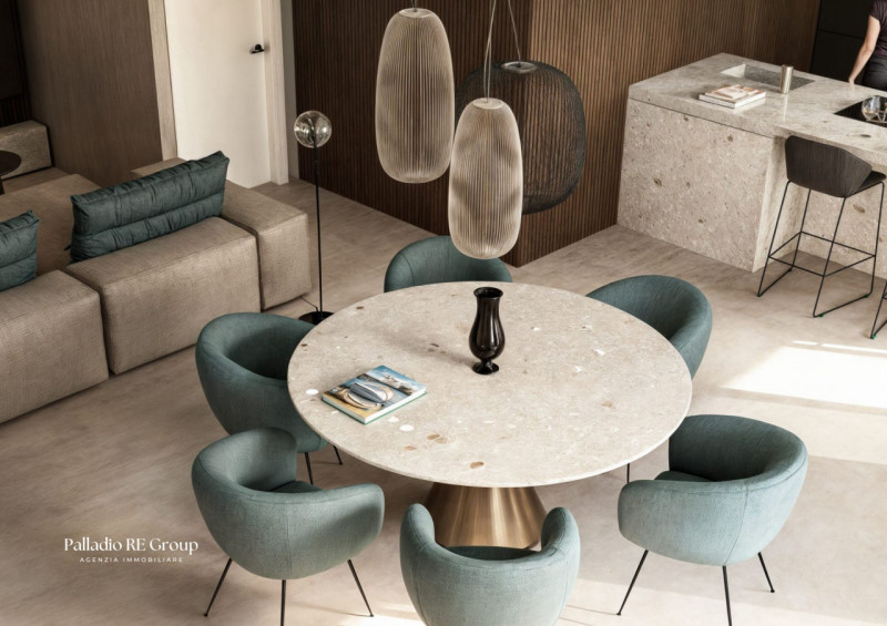 A soli pochi minuti da Vicenza, in una zona residenziale esclusiva, immersa nel verde e comodamen...