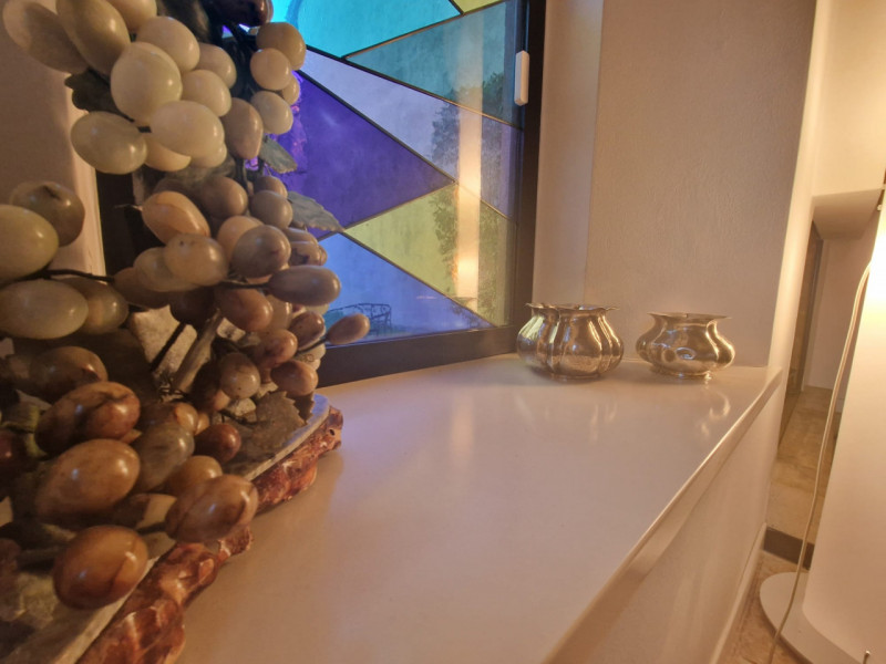 UBICAZIONE E CONTESTO

A pochi passi dalla centralissima Piazza San Lorenzo, nel cuore del centro...