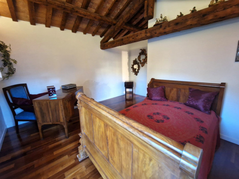 UBICAZIONE E CONTESTO

A pochi passi dalla centralissima Piazza San Lorenzo, nel cuore del centro...