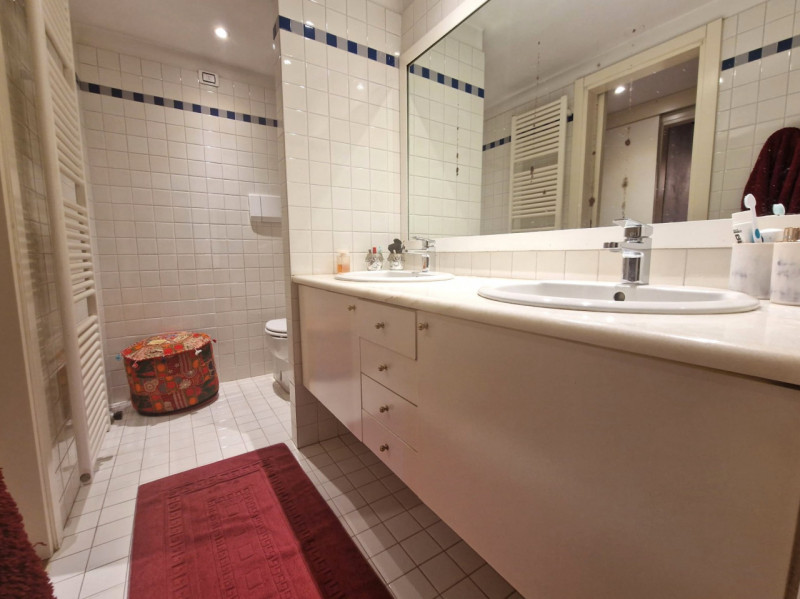 UBICAZIONE E CONTESTO

A pochi passi dalla centralissima Piazza San Lorenzo, nel cuore del centro...