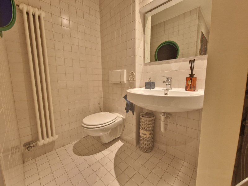 UBICAZIONE E CONTESTO

A pochi passi dalla centralissima Piazza San Lorenzo, nel cuore del centro...