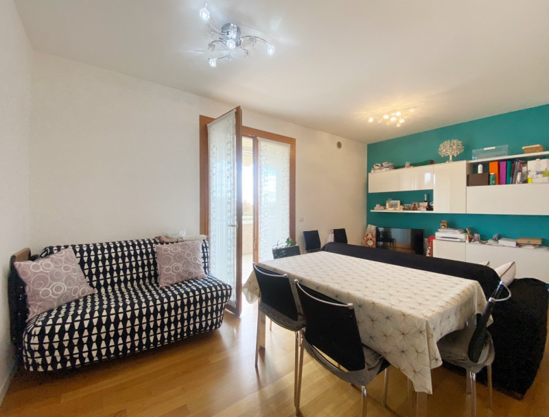 (Per INFO Mara 3481536890) A Treviso, in zona Sant'Antonino, proponiamo in vendita bellissimo min...