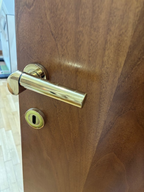 PALTANA: In posizione comoda a tutti i servizi,  appartamento di oltre 100 mq posto al terzo ed u...