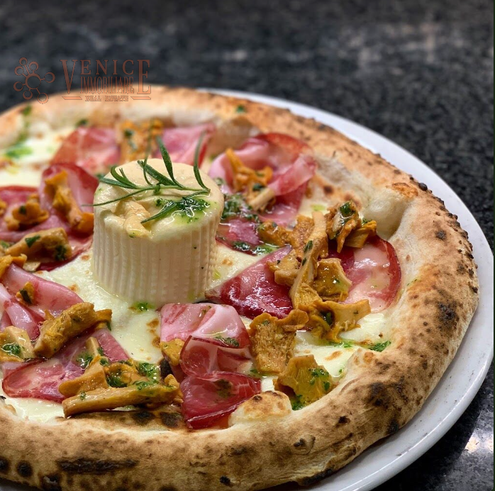 In una posizione strategica nel cuore di Mogliano Veneto, proponiamo in vendita un'attività comme...