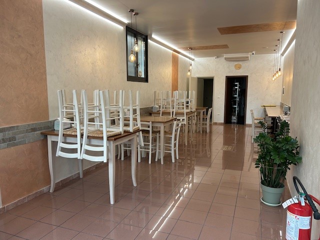 Ad Albignasego si vende pizzeria da asporto in ottimo quartiere appena fuori dal centro, avviamen...