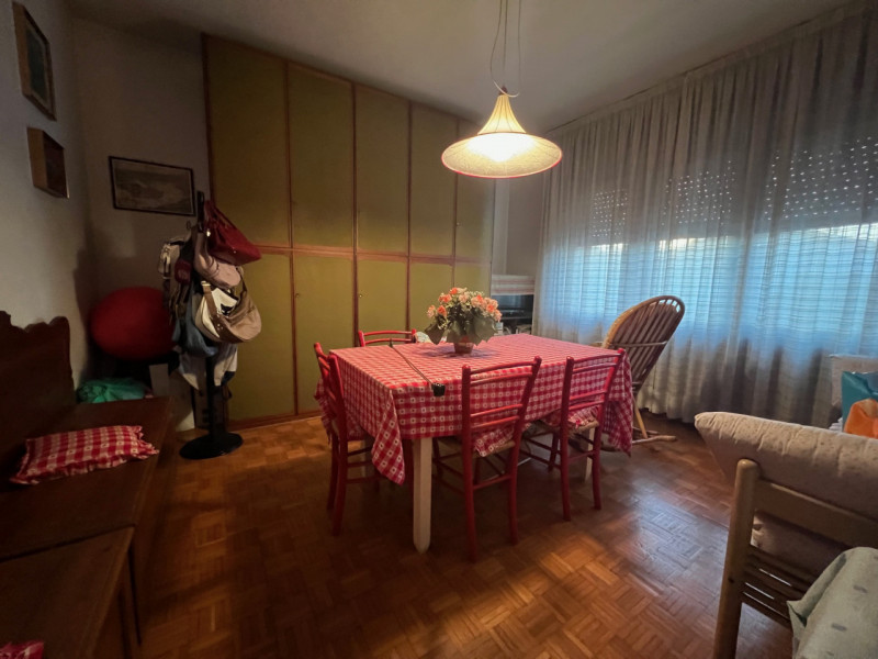 Si propone in vendita la nuda proprietà di una casa singola situata in una bella via del Comune d...